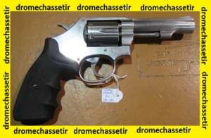 Revolver Smith & Wesson 64, canon 4 pouces, cal 38 special, Inox, bon état