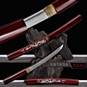 Tanto en bois rouge avec un dragon incrusté. Lame en damas